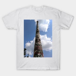 Totem Pole  Virginia Waters Sunningdale  England  UK T-Shirt